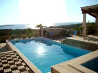 HEATED POOL AND AMAZING SEA VIEWS